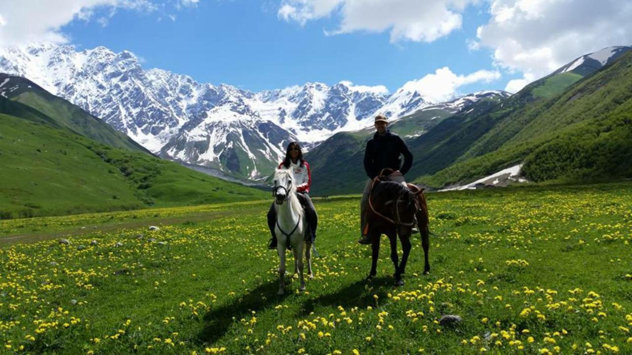 Baia Hotel Ushguli Bagian luar foto